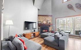 Les Manoirs 3Bdrs W Pool & Hottub Near Village